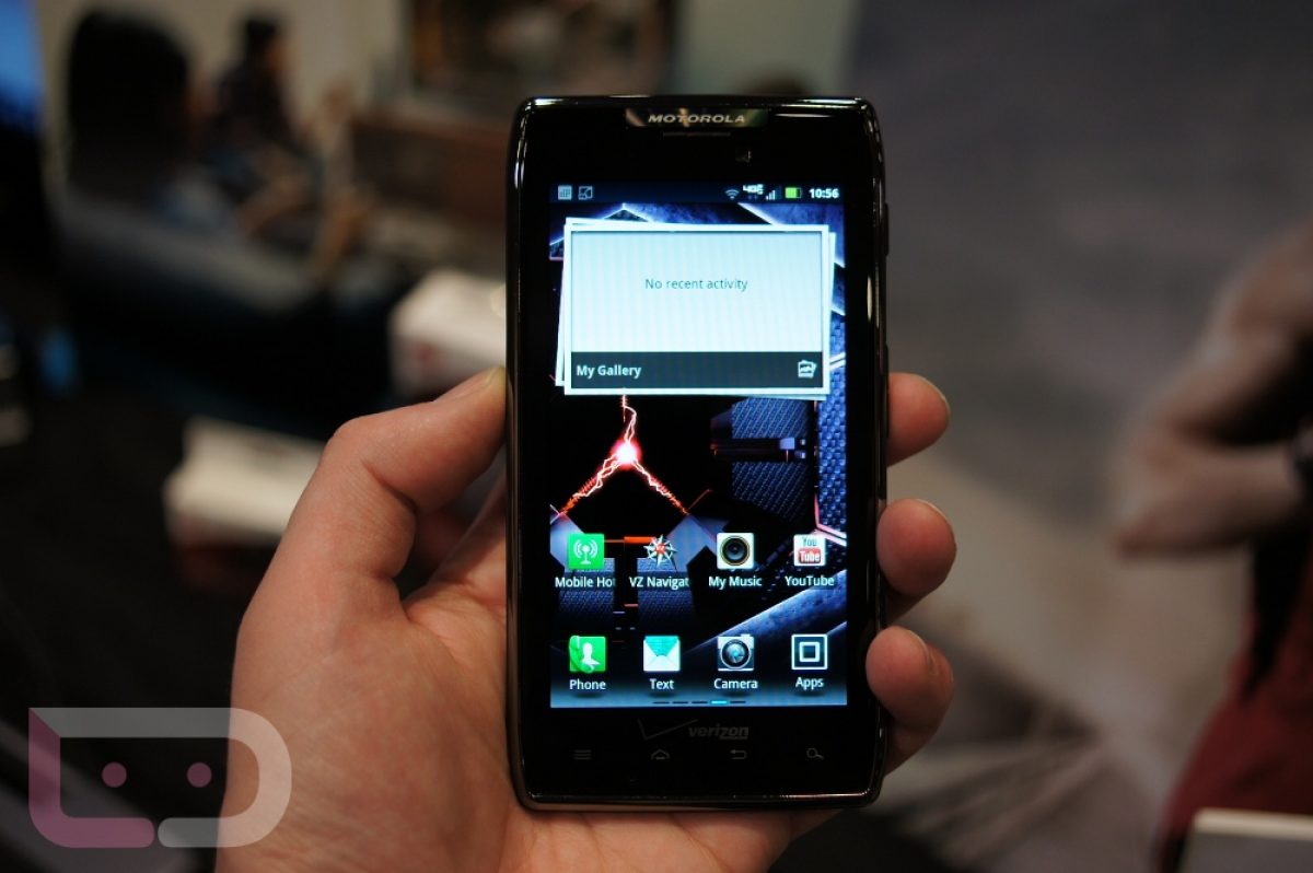 Quick First Look: DROID RAZR MAXX With Its 3300mAh Battery and the ...