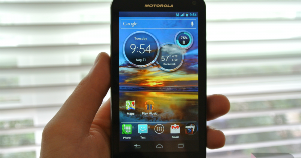 Video: Hands-on with Sprint's Motorola Photon Q