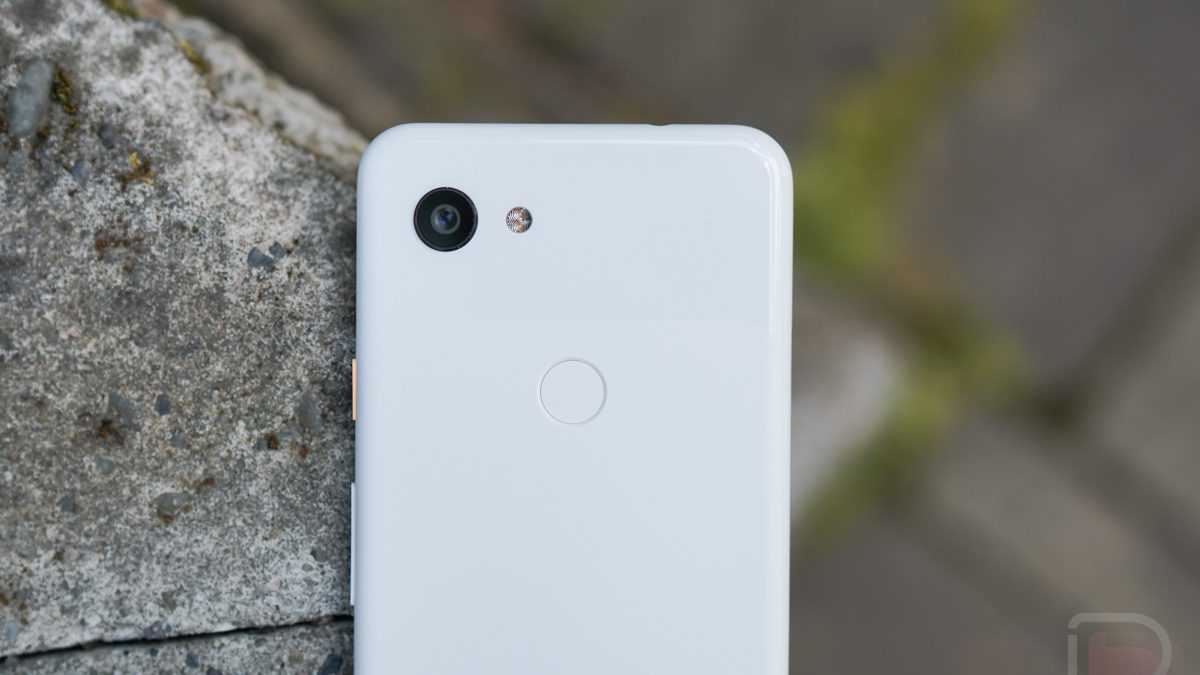 I Keep Grabbing the Pixel 3a Because It's Plastic