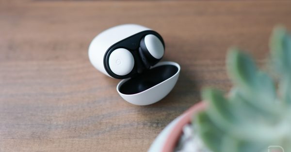 Google Suddenly Launches New Pixel Buds Three Years After First Pair