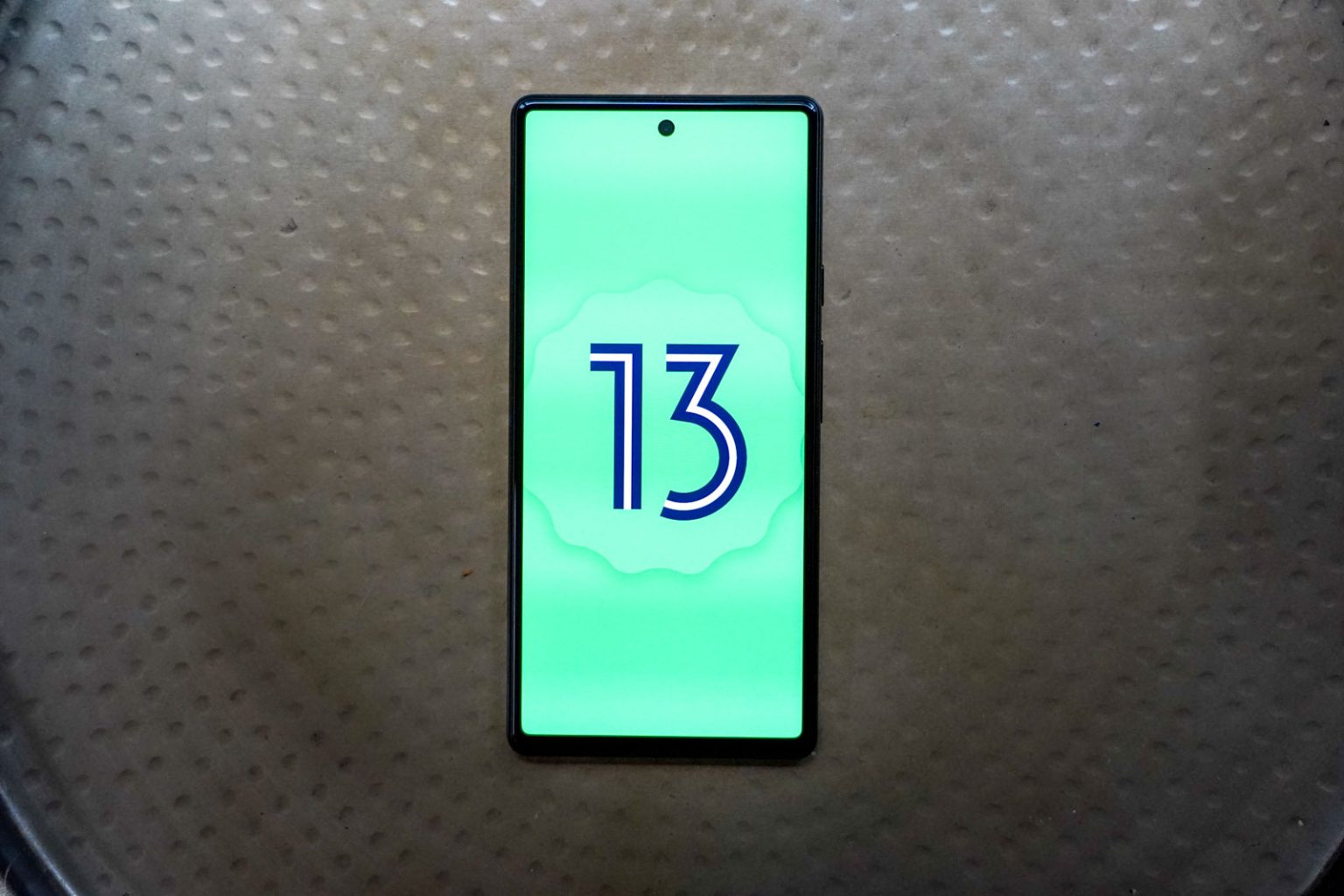 google-basically-confirms-android-13-s-launch-date