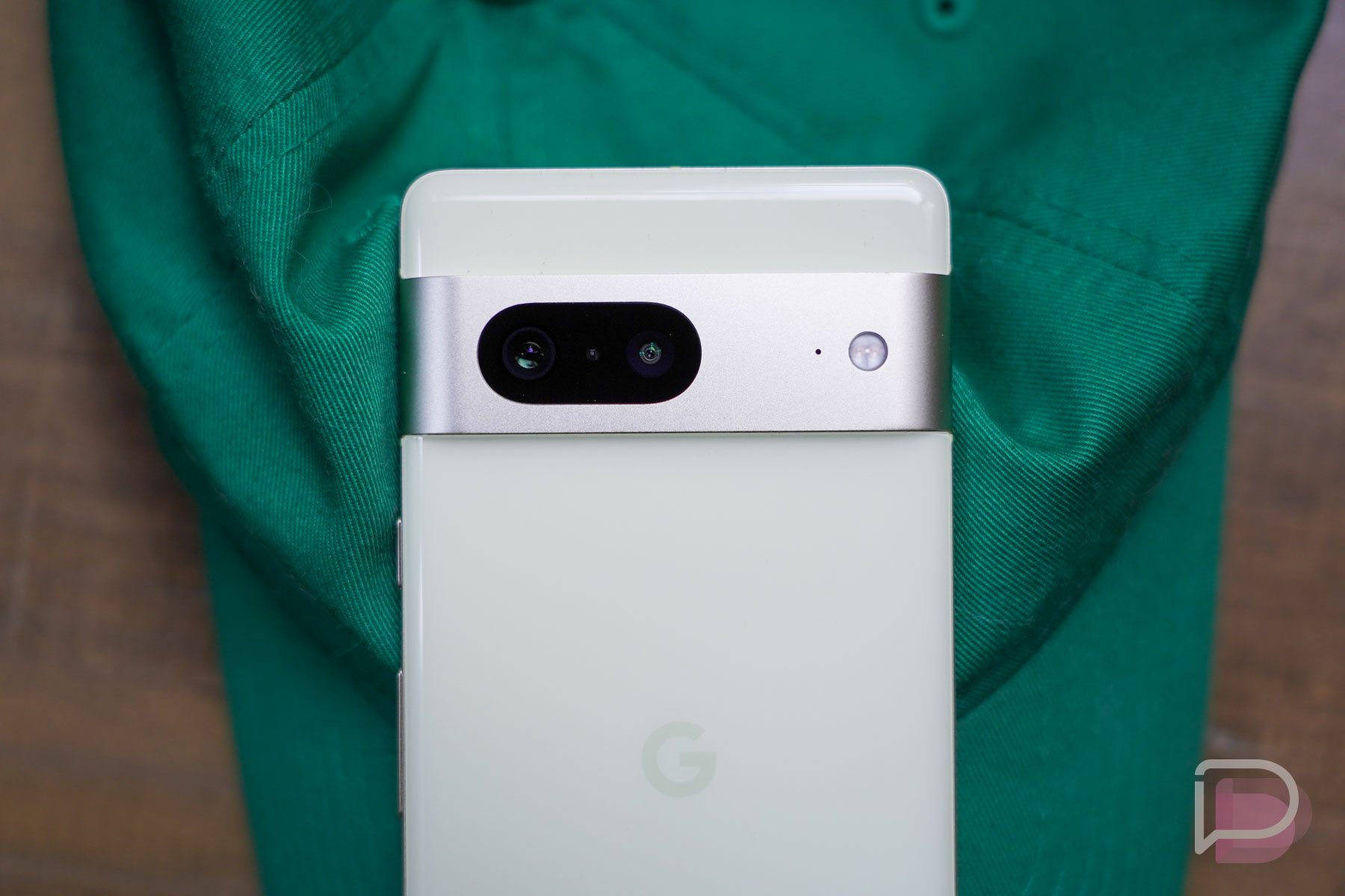 Google Pixel 7 and 7 Pro review: superb camera and great price if you're  into green bubbles