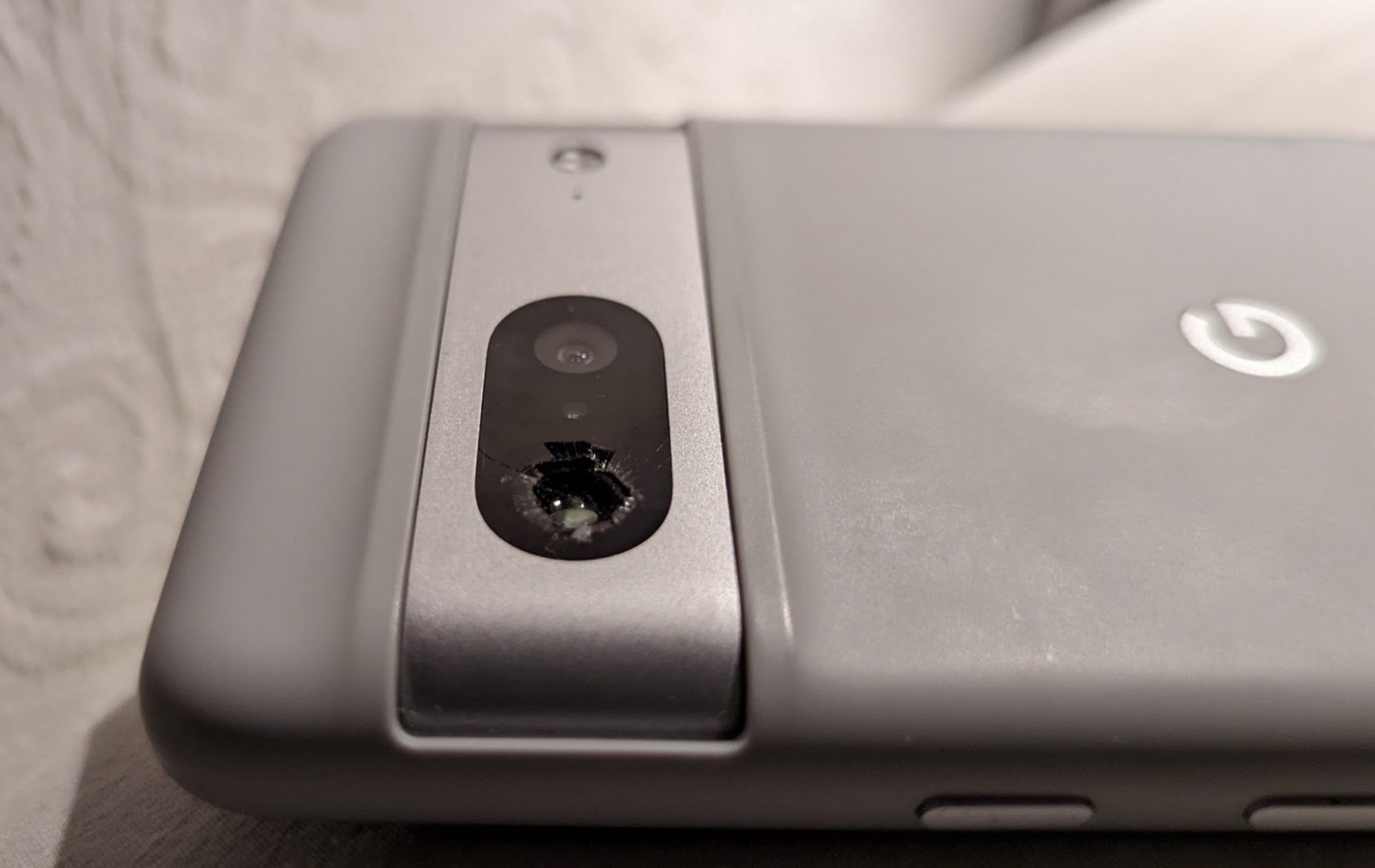 Pixel 7's Camera Glass Keeps Breaking