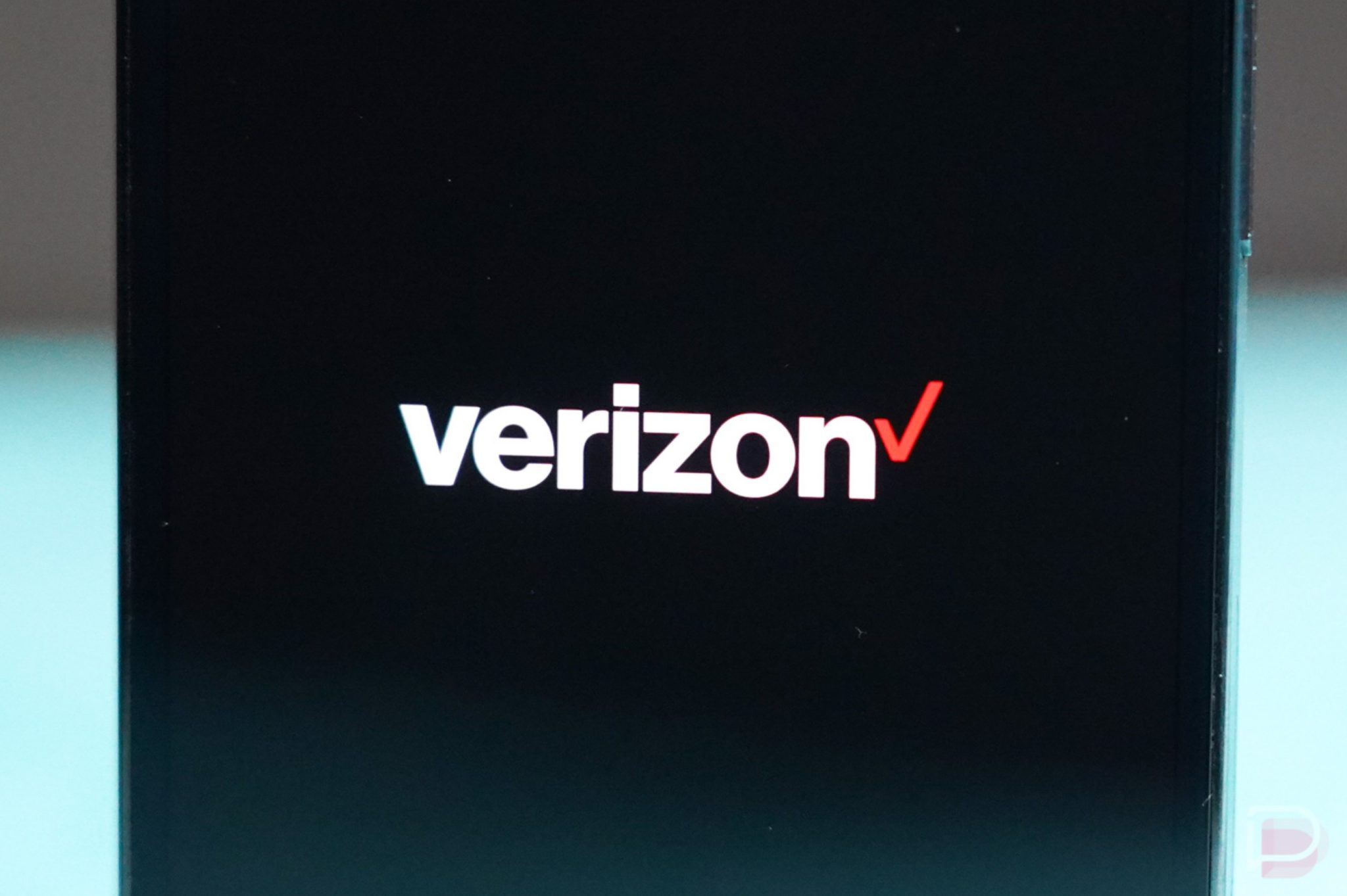 Busted Phone? It's Open Enrollment Season Over at Verizon