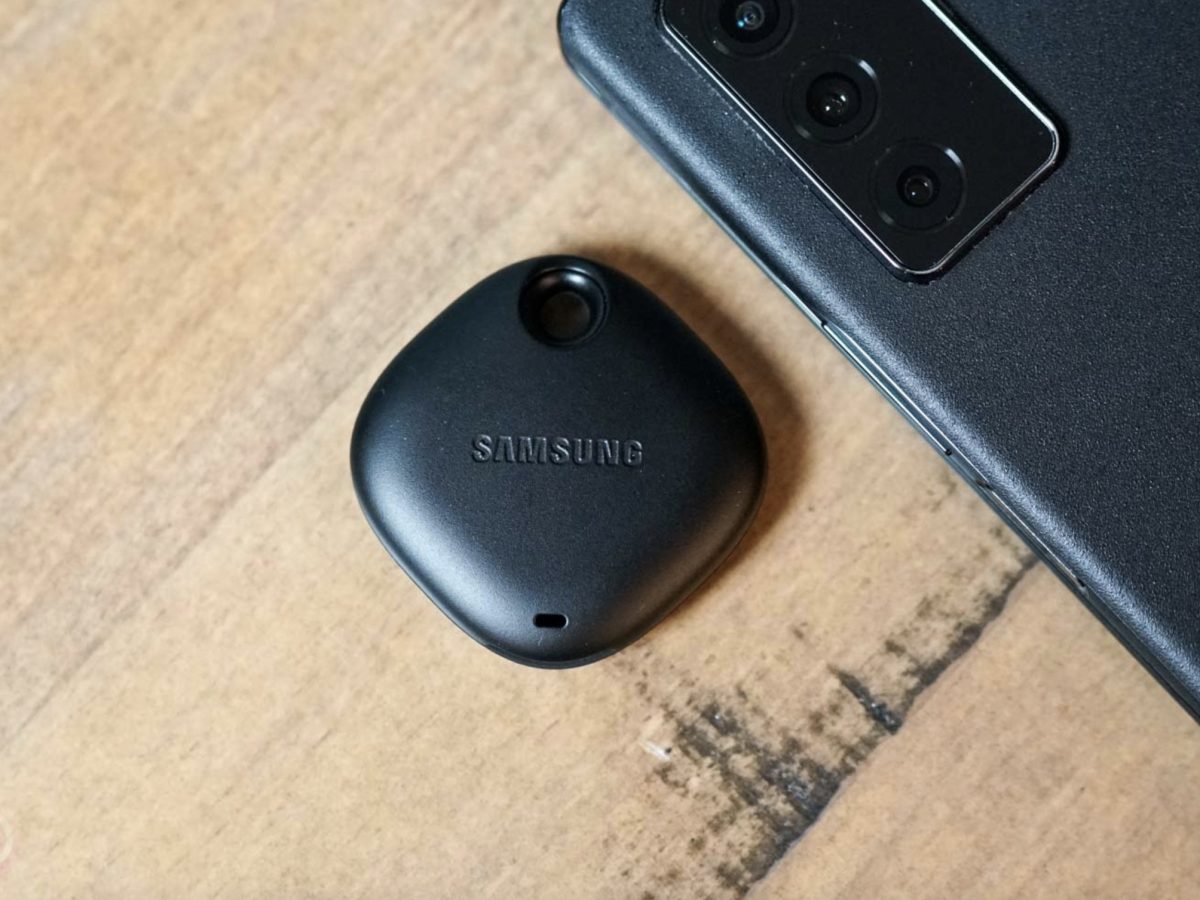 Samsung Galaxy SmartTag 2, il nuovo tracker UWB disponibile dall'11 ottobre  