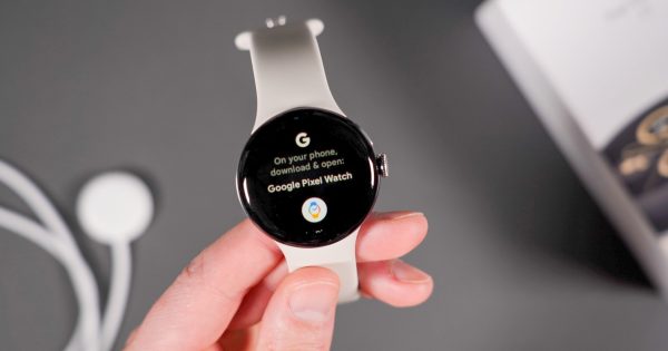 Google’s Pixel Watch 2 Goes Nuts Out of the Box