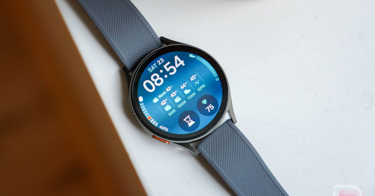 Samsung Smacking Galaxy Watch 7 to .60 for Black Friday