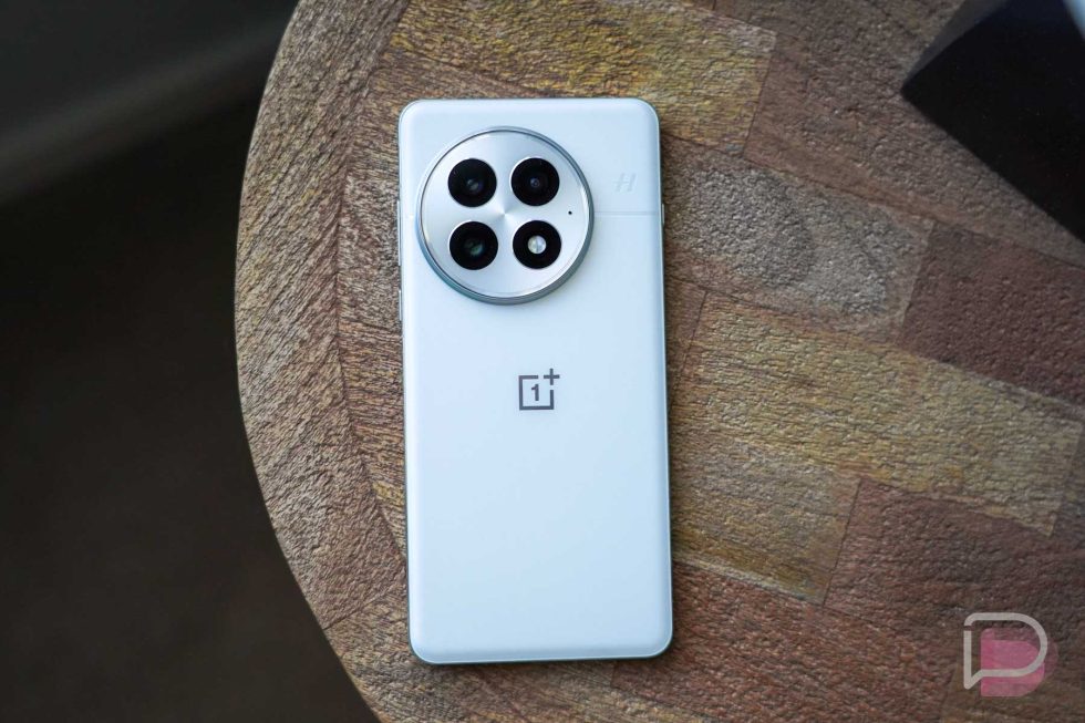 OnePlus 13 Gets Fresh Update With Camera Improvements, AI Translate